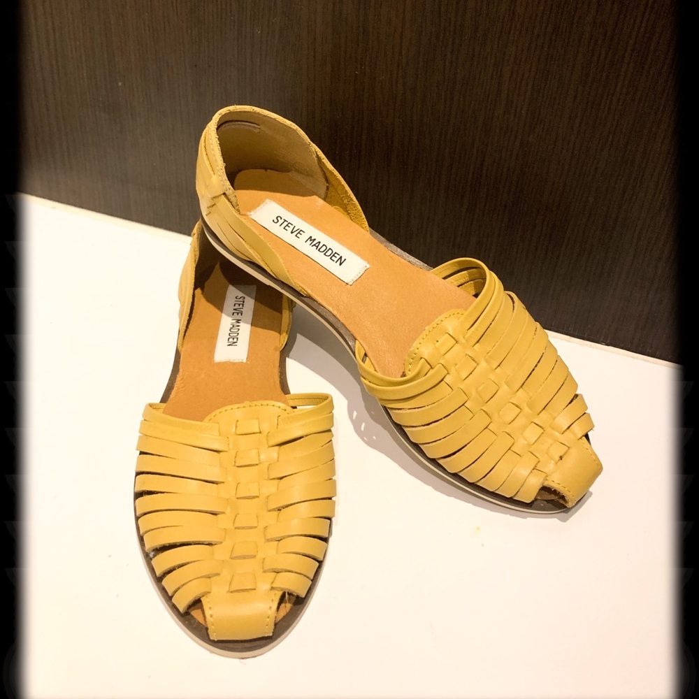 STEVE MADDEN Woven Hillarie Moccasins